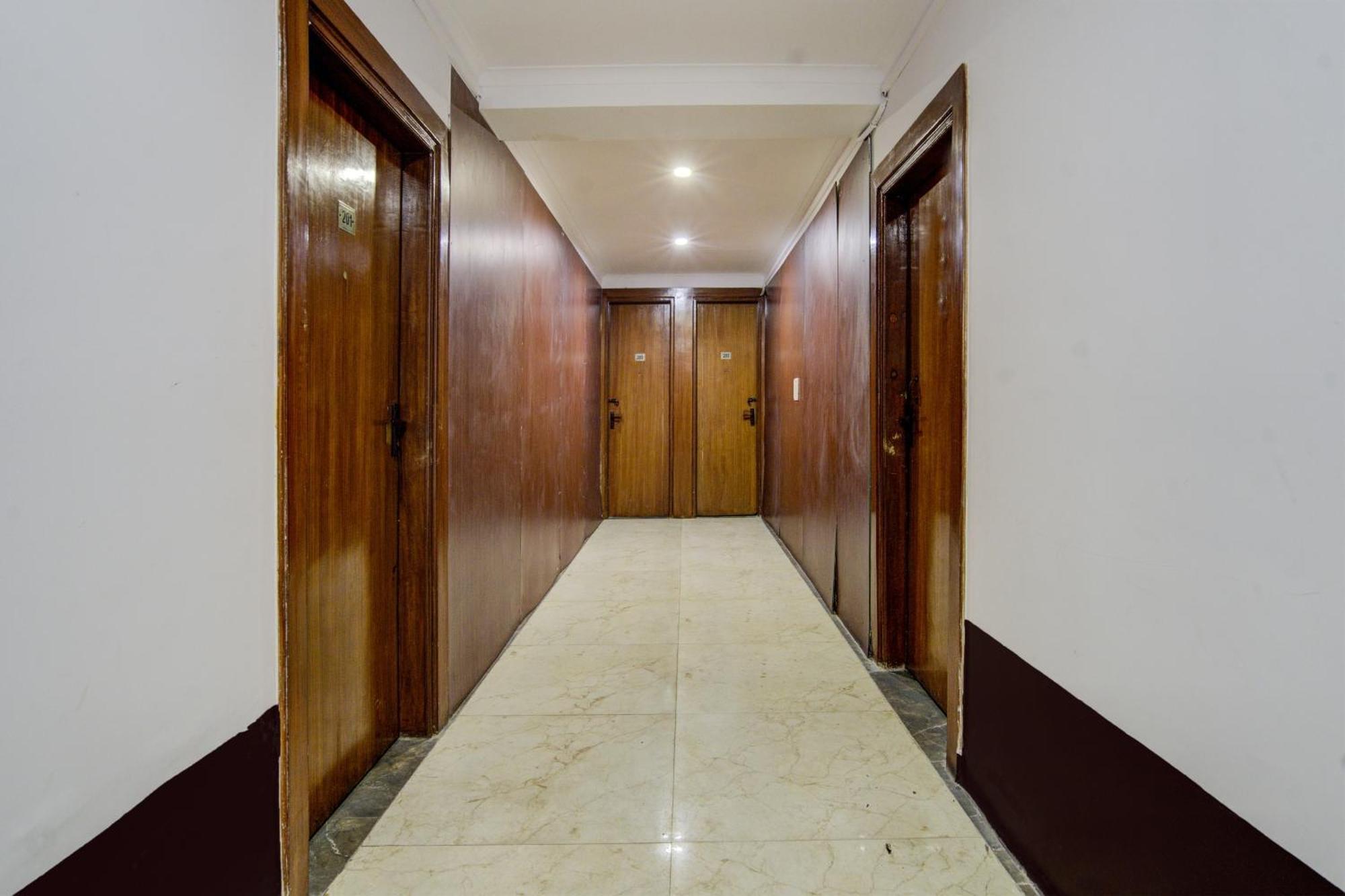 Hotel O Ocean Blue Residency Near Vs Mall Nova Deli Exterior foto